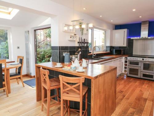 Combe Martin House | Hillsview
