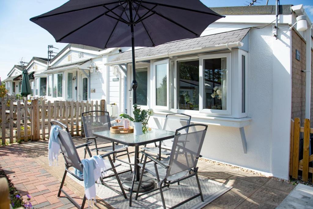 Galmpton House | Hillview