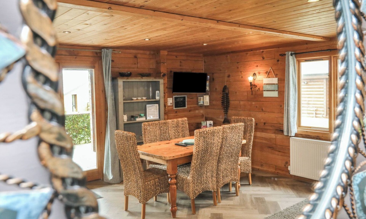 Winkleigh Cottage | Holly