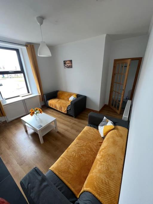 Peterhead Apartment | Homely 3 bed town centre flat