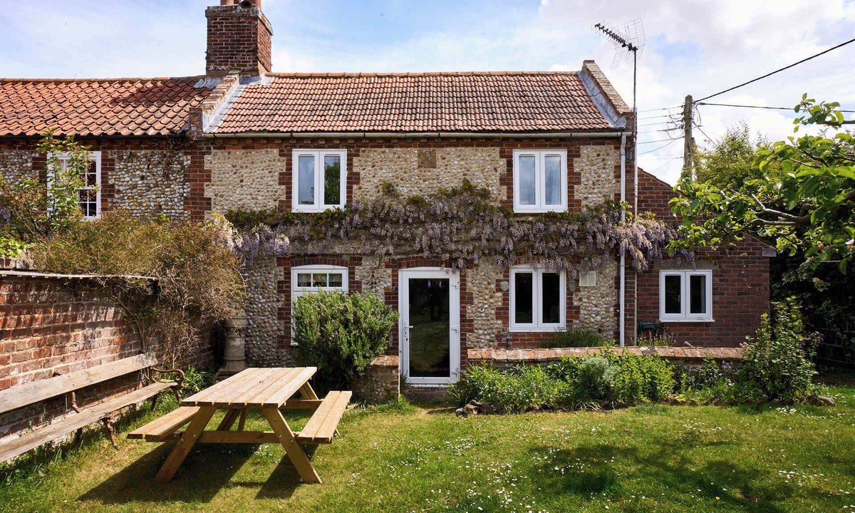 Burnham Overy Staithe Apartment | Host & Stay | Teal Cottage