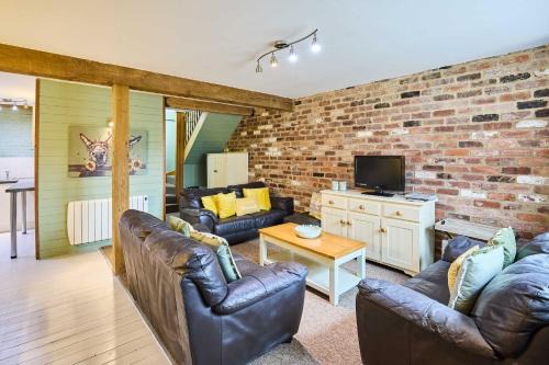 Hempton House | Host & Stay - West Barn