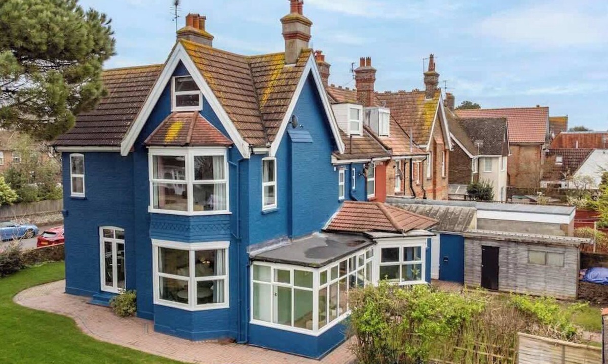 Bognor Regis House | Huge Luxury 6-BR House with Off-Road Parking