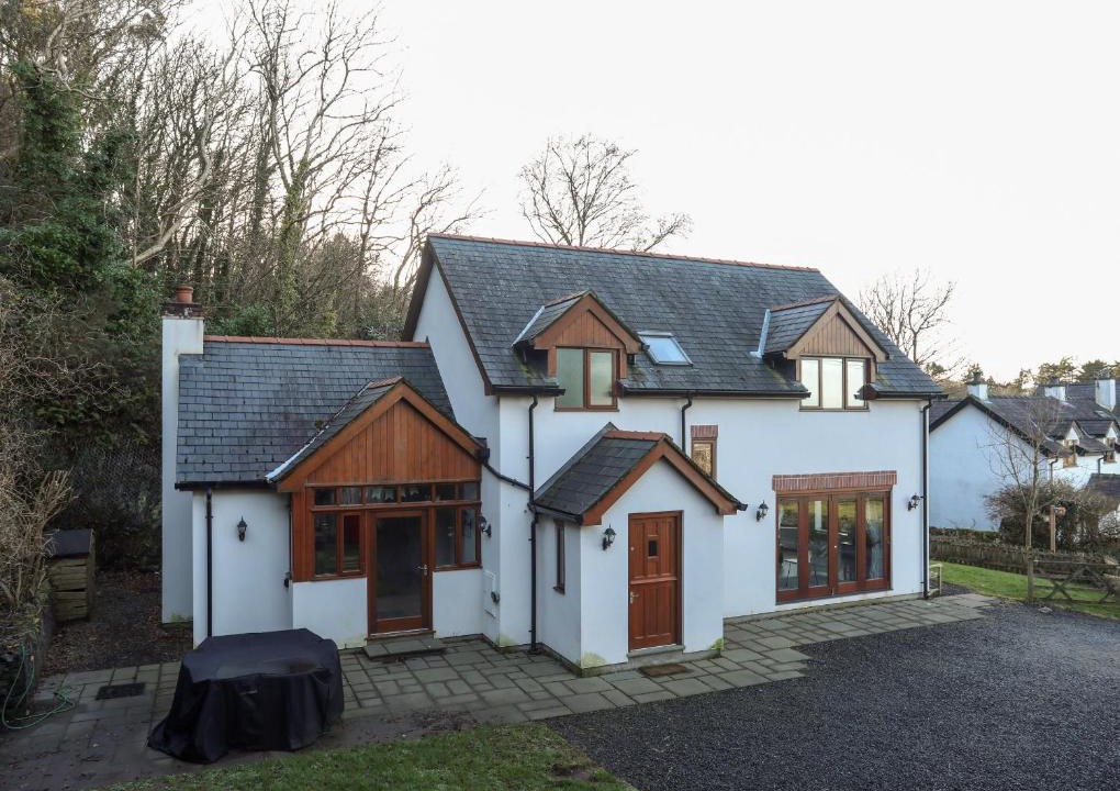 Pentraeth House | Isfryn