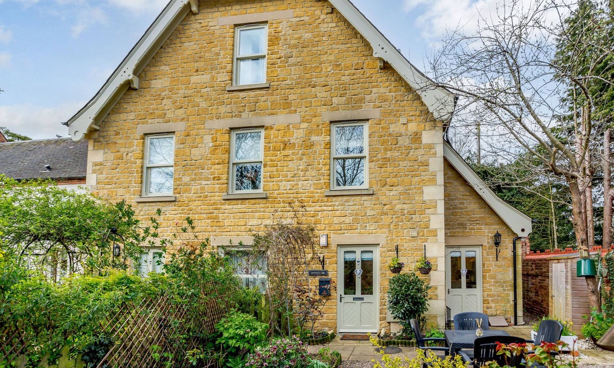 Chipping Campden Cottage | JASMINE COTTAGE, family friendly in Mickleton, Gloucestershire
