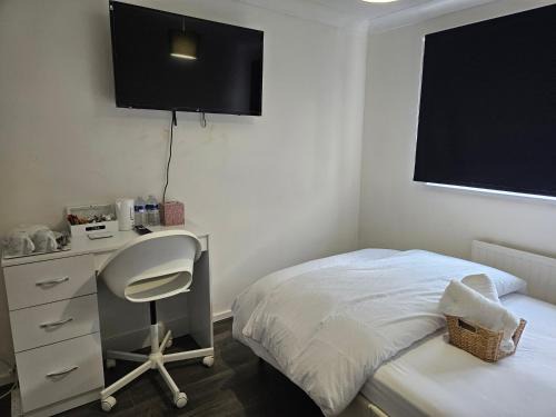 Vange House | Jays-Rooms