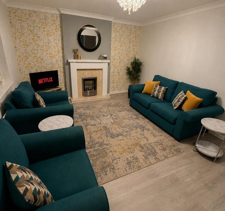 Bedworth House | Juniper - A Spacious Four-Bedroom Retreat
