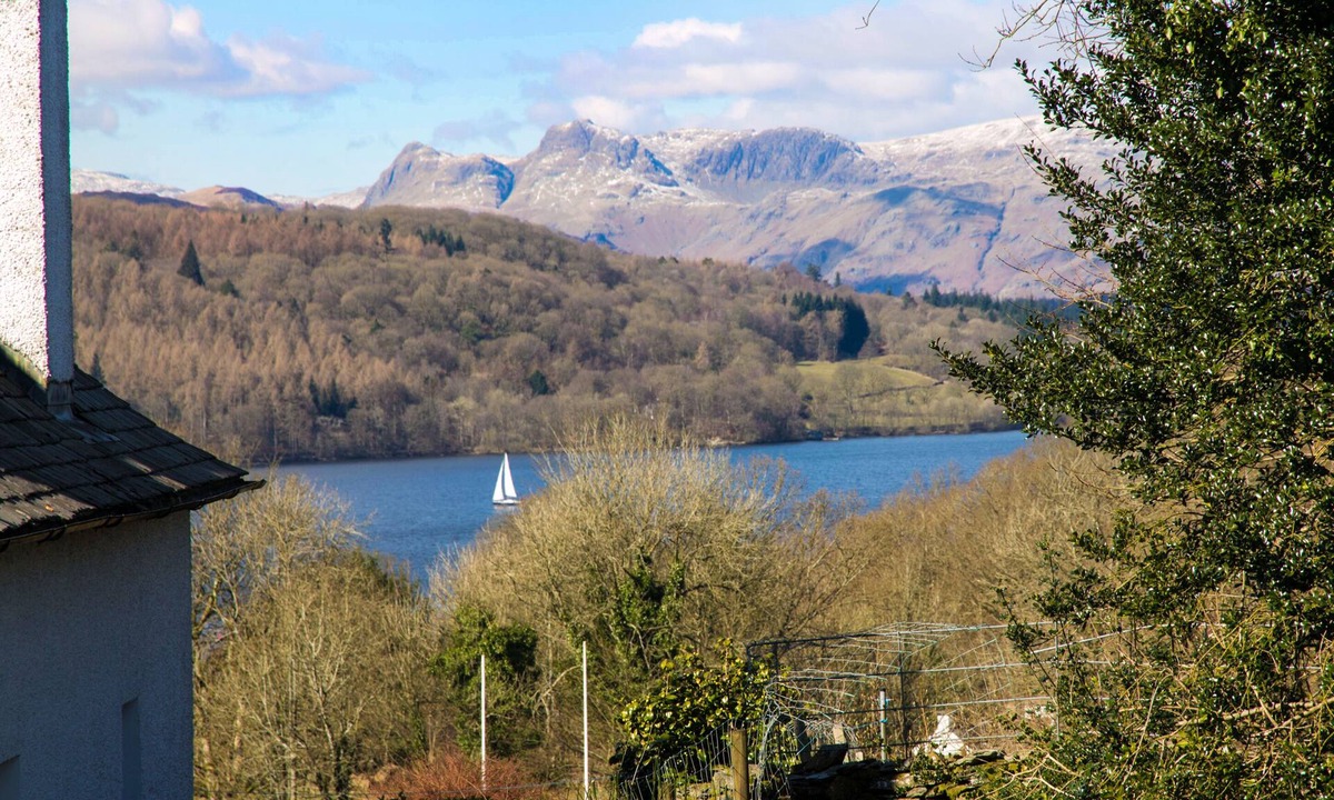 Windermere Cottage | KEMPTON, pet friendly, with a garden in Bowness-On-Windermere