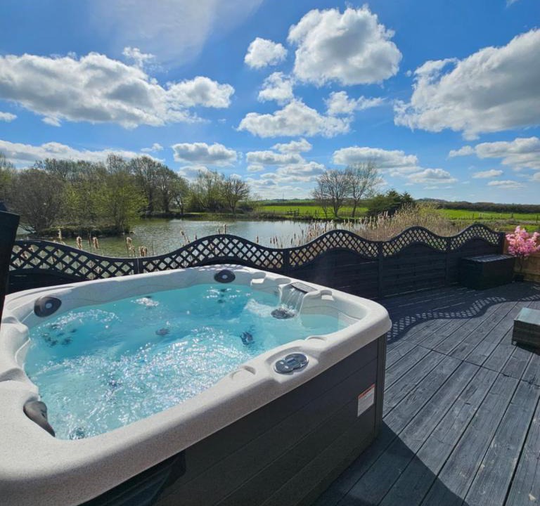 Shepton Mallet House | Lakefront Lodge with Hot Tub - Muscovy Lodge