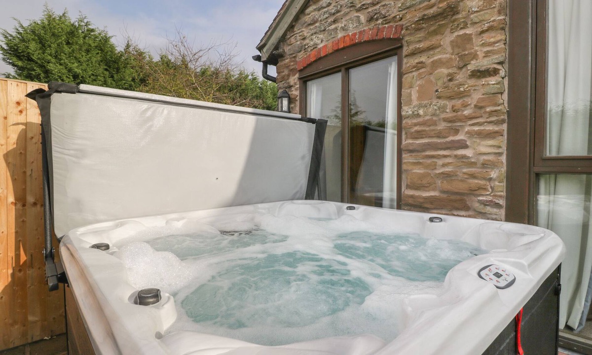 Hay-on-Wye Cottage | Larch Bed Cottage