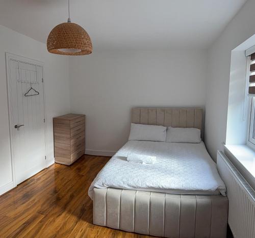 Cradley House | Large Double Room