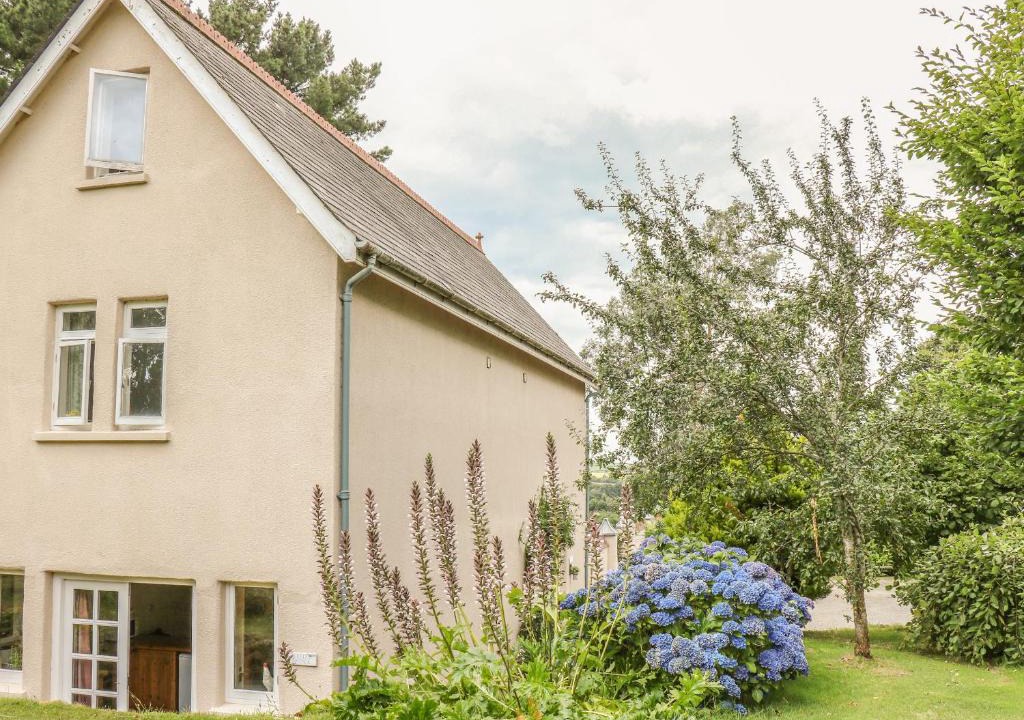 Sticklepath House | Lavender Cottage, Okehampton