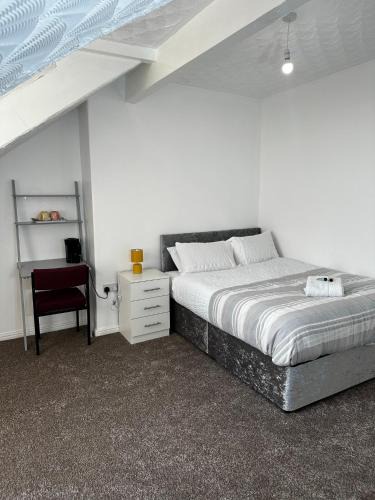 Middlesbrough Hotel | Le Crescent Rooms, Room Stays