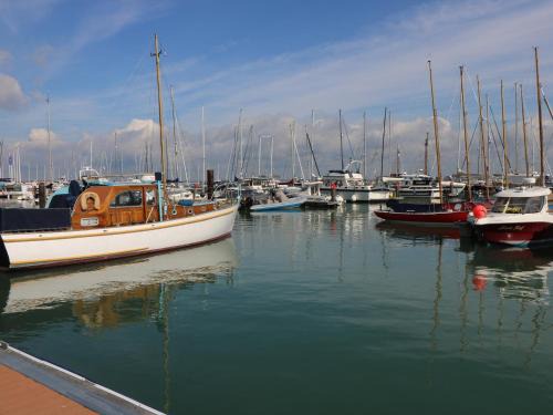 Cowes House | Levante