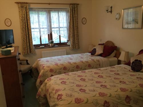 Staveley Bed & Breakfast | Li’le Hullets, 3 Seed Howe Cottages