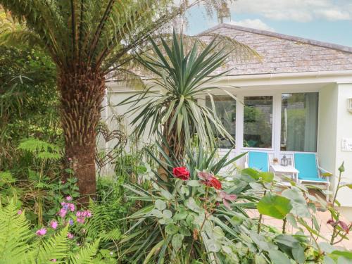 Praa Sands House | Lighthouse