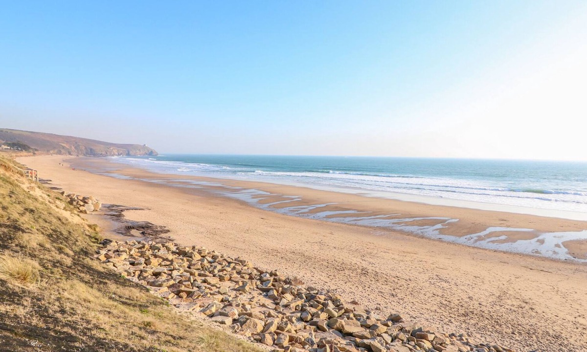 Praa Sands House | Lighthouse
