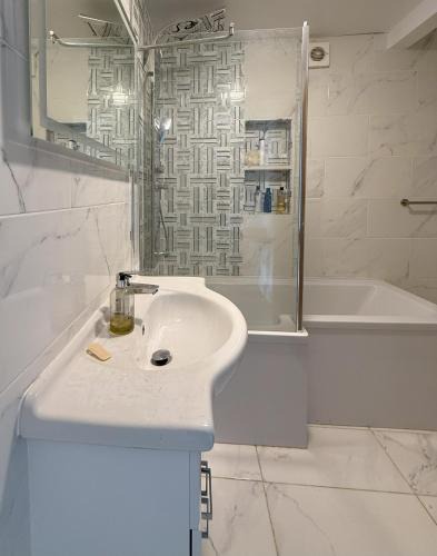 Dovercourt Apartment | Lighthouse Lodge