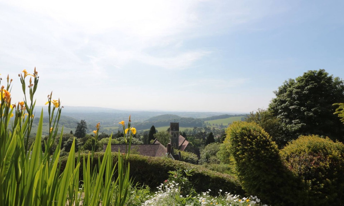 Malvern Cottage | Lilac Cottage