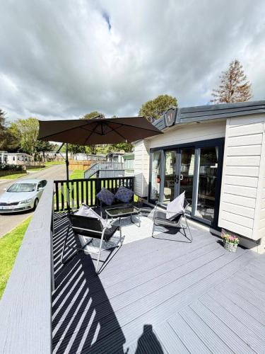 Jedburgh Apartment | Lillardsedge Luxury Apartment Sleeps 6 with Parking