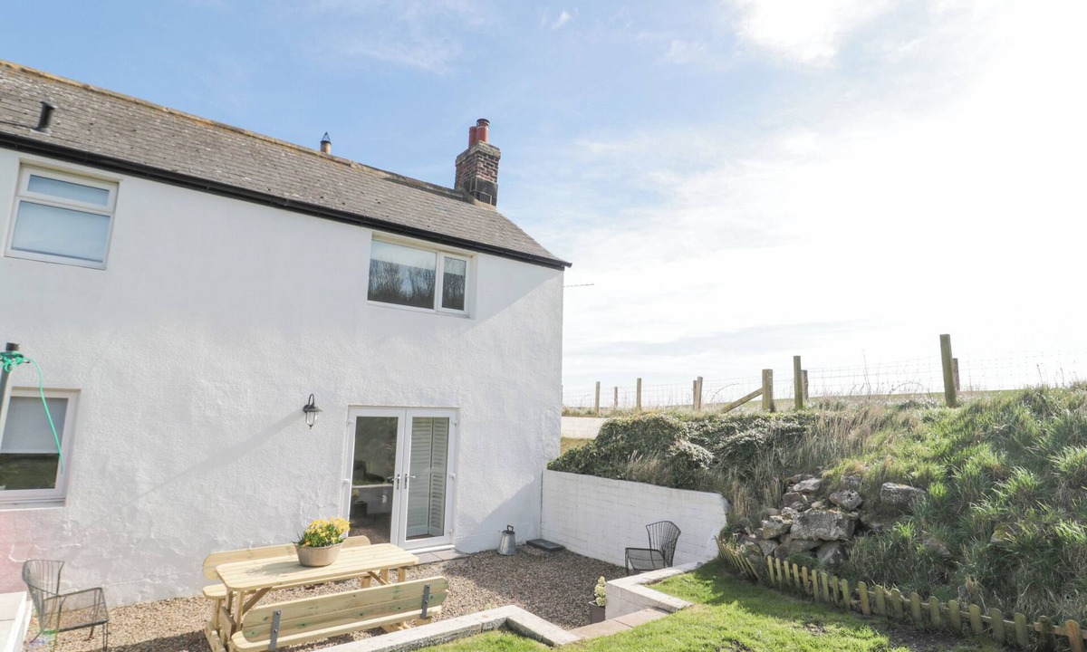 Bamburgh Cottage | Little Haven