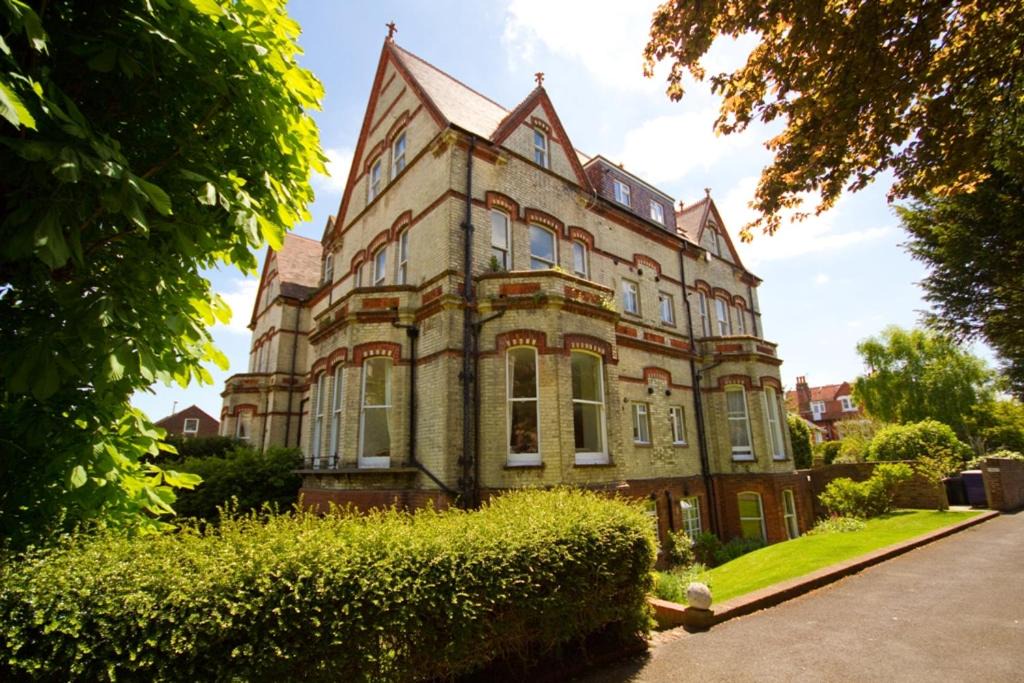 Eastbourne Apartment | Littledale Haven