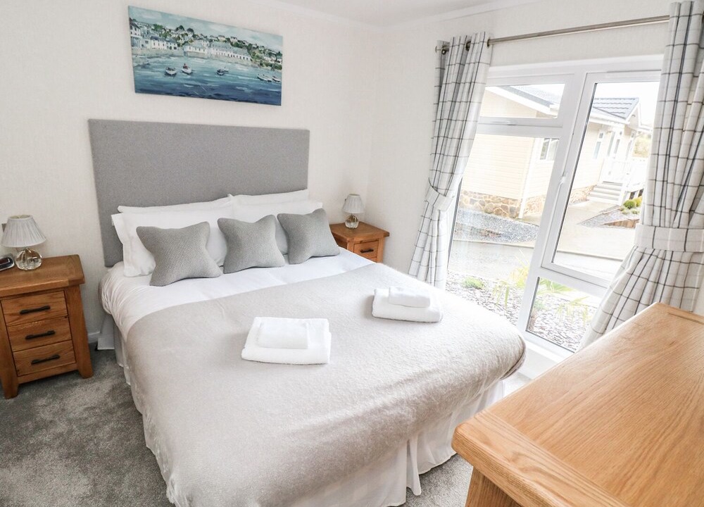 Amroth Cabin | Lodge 66, STEPASIDE