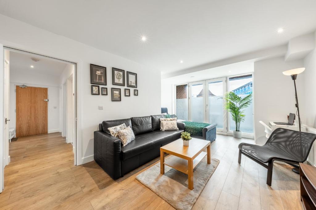 Edgware Apartment | London Edgware Station