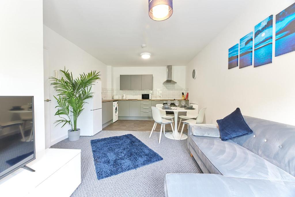 North Shields Apartment | Low Lights - Properties Unique