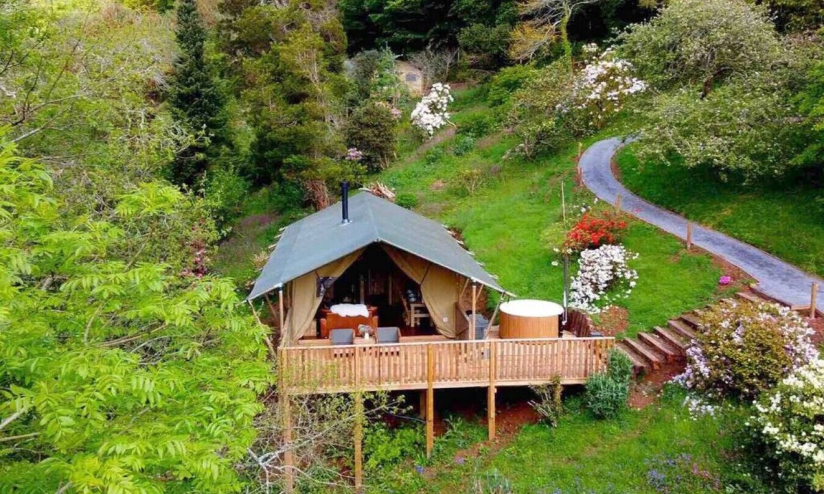 Kingsbridge Cabin | Lower Coombe Royal- Orchard Lodge with Hot Tub