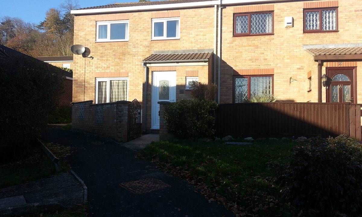 Severn Beach House | LUXURIOUS DINGLE CORNER