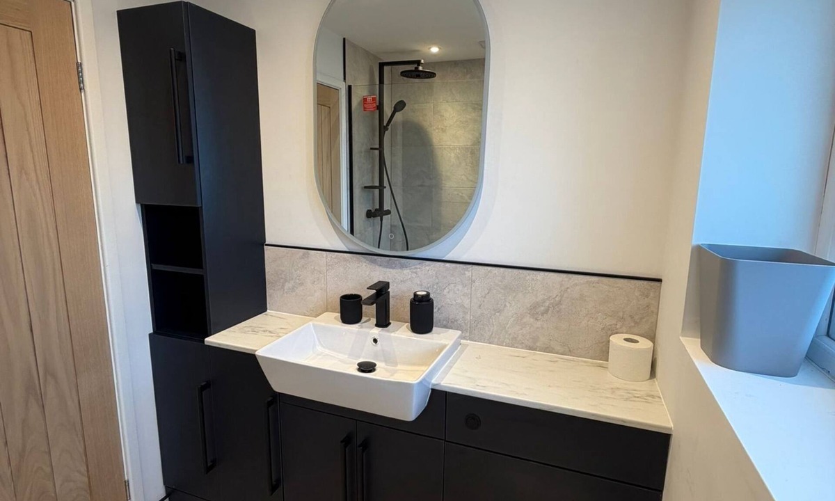 Redditch House | Luxury Home|Coffee Machine| En-suite|