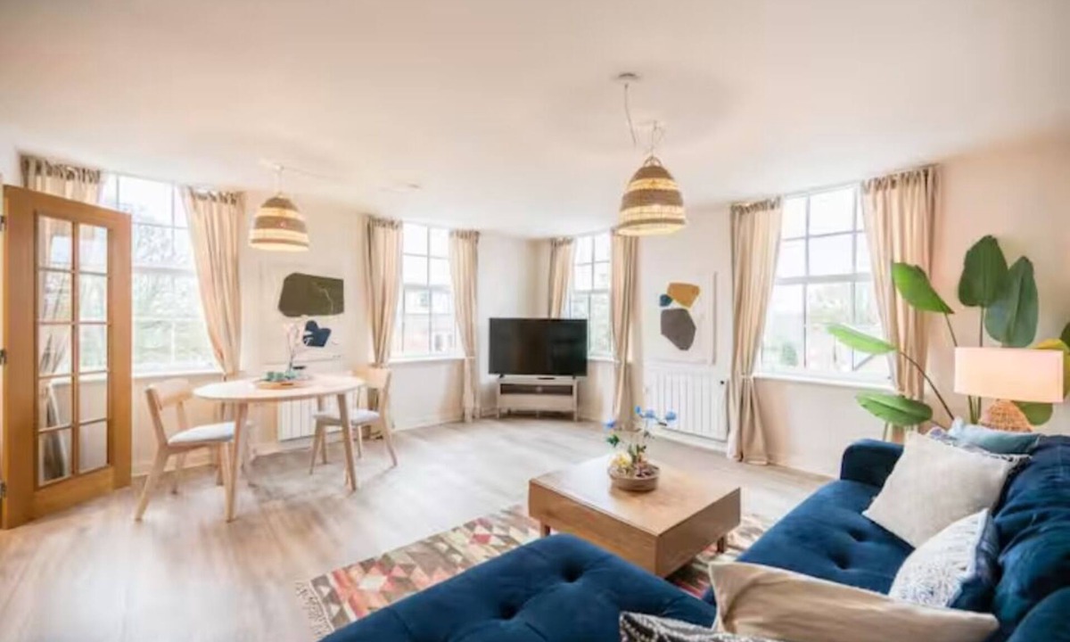 Leiston Apartment | Luxury Leiston 2 bed/2 bath with parking