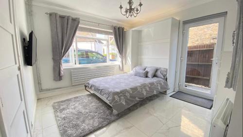 Elmers End House | Luxury studio apartment, Beckenham