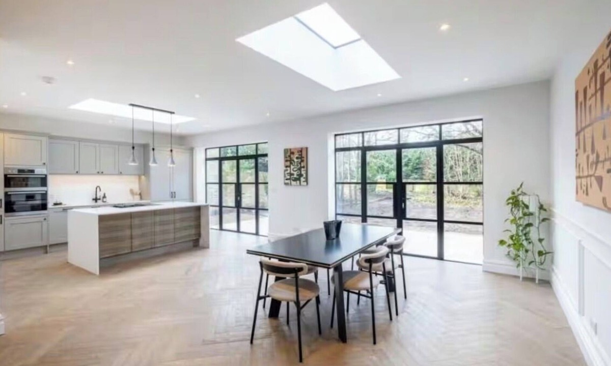 Sutton West Apartment | Luxury Victorian Two Bedroom Apartment