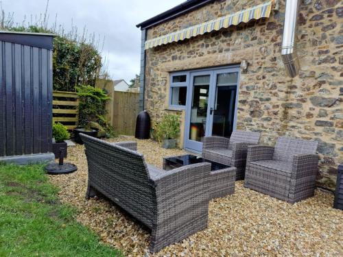 Lydford House | LYDONIA BARN