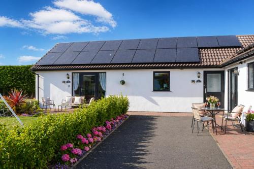 Reydon House | Lytton Tree Lodge Self-Catering Lodges