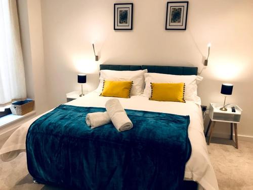 St Albans House | Maplewood luxurious one-bed flat with free parking
