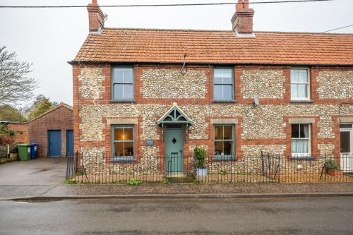 Docking House | Maurice Cottage