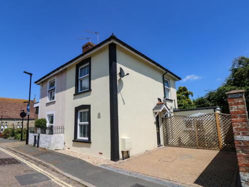 Shanklin House | May Cottage