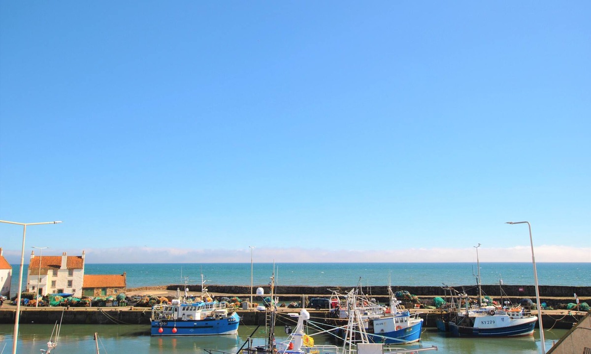 Pittenweem Apartment | May View - Two Bedroom Apartment, Sleeps 4