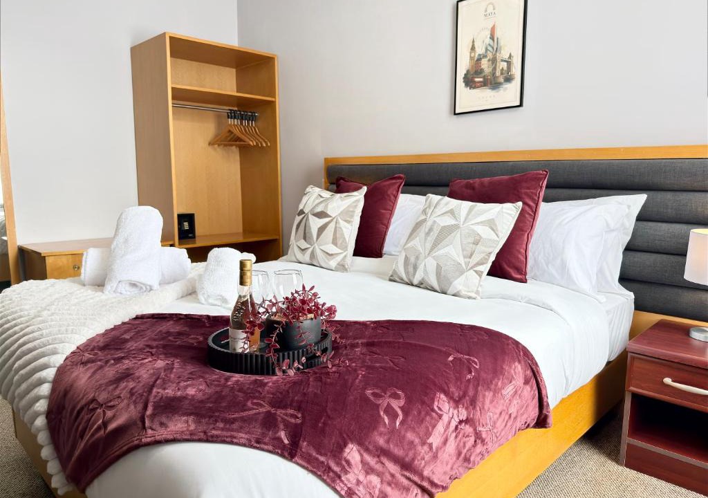 Luton Hotel | Maya Hotel