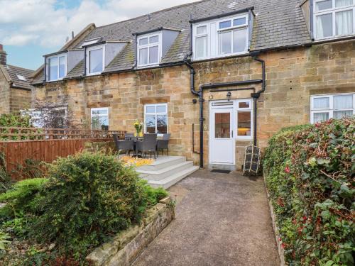 Fylingthorpe House | Maypole Cottage