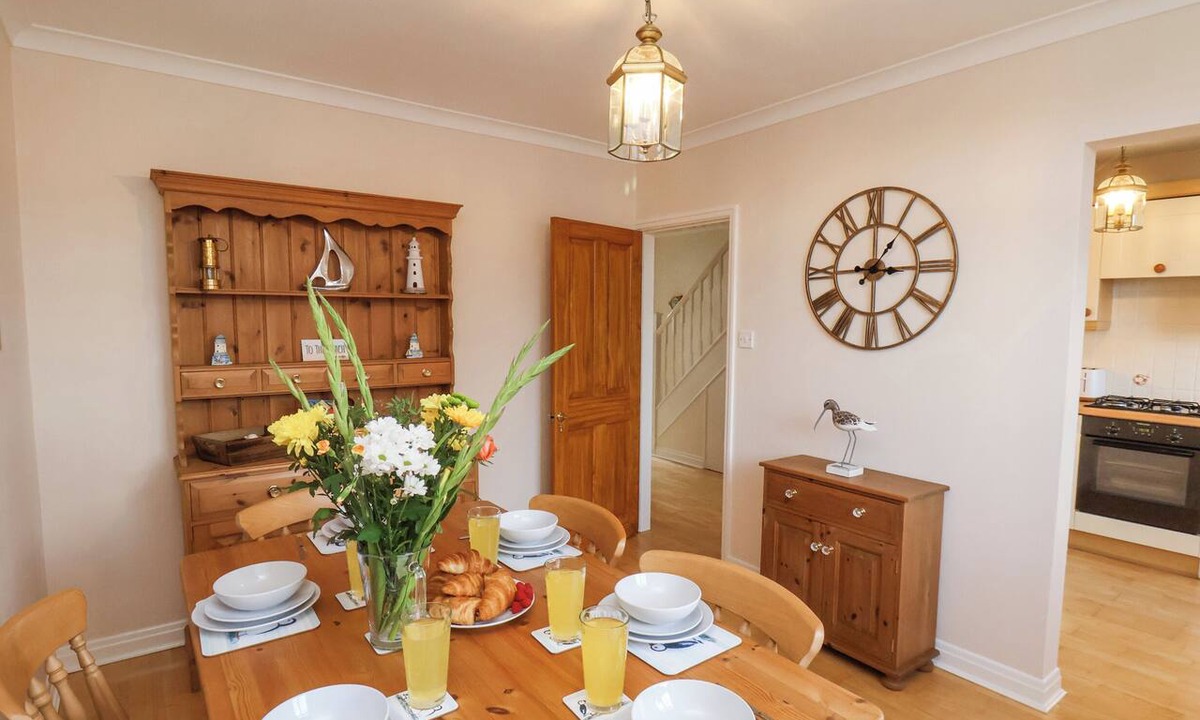 Fylingthorpe Cottage | Maypole Cottage