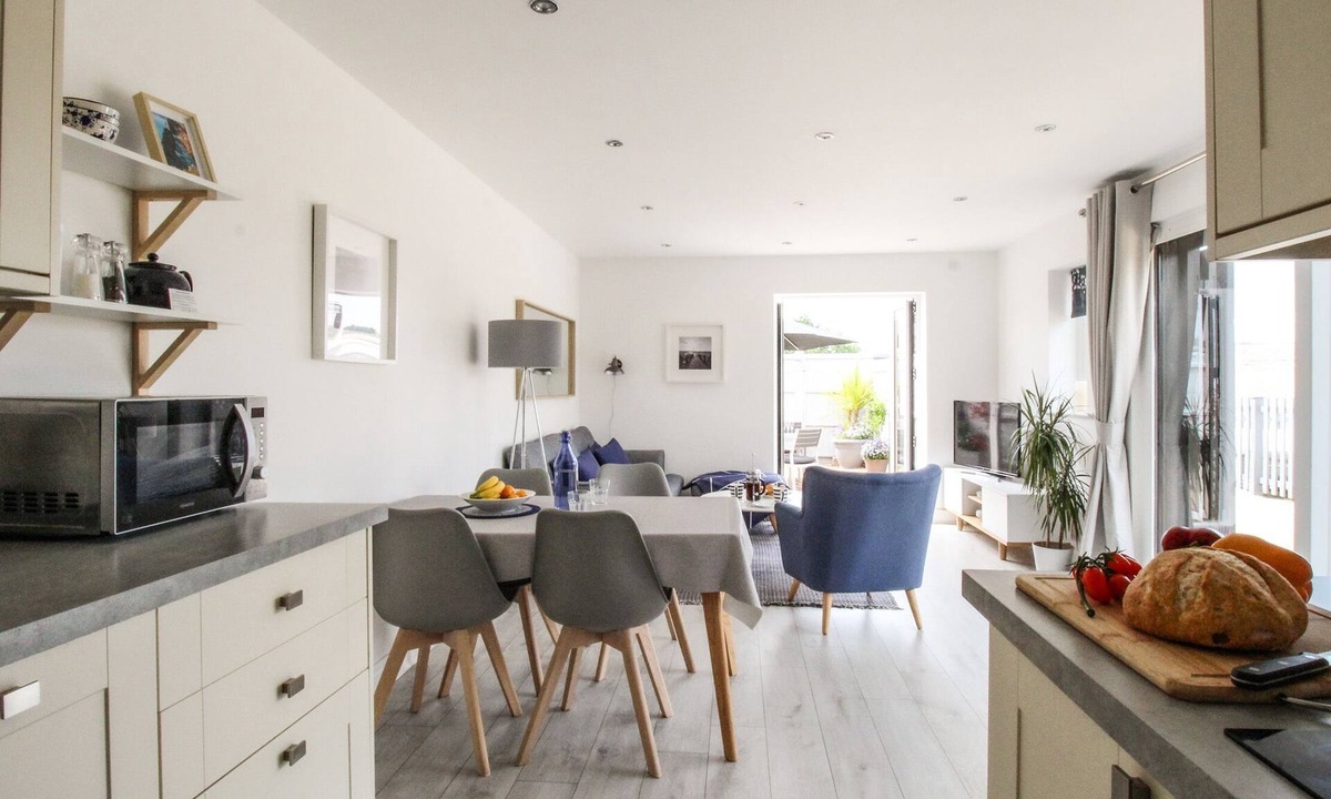 Bere Regis Cottage | Meadow View Barn