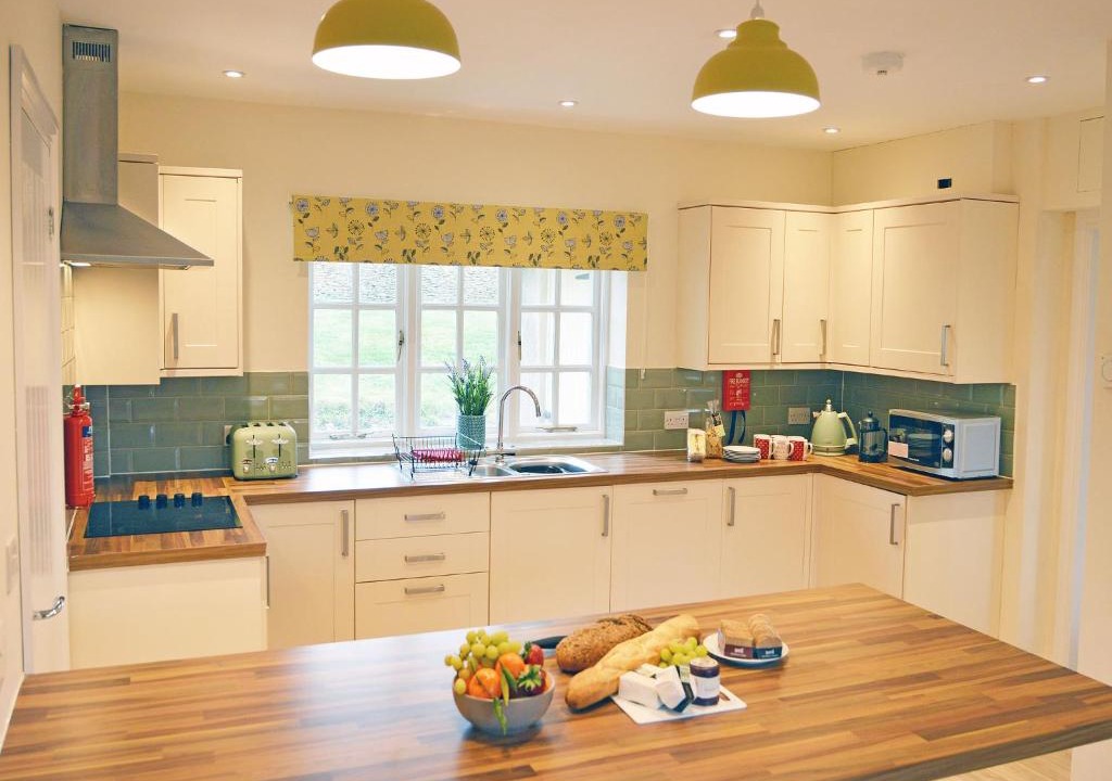 Coln St Aldwyns House | Meadow View