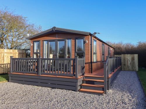 Great Hatfield House | Meadows Park 1