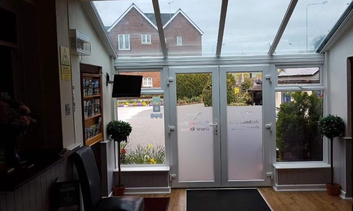 Uttoxeter House | Meadows Way Guest House