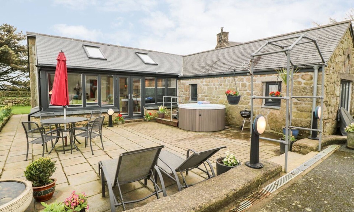 Lamorna House | Meadowside, Mousehole