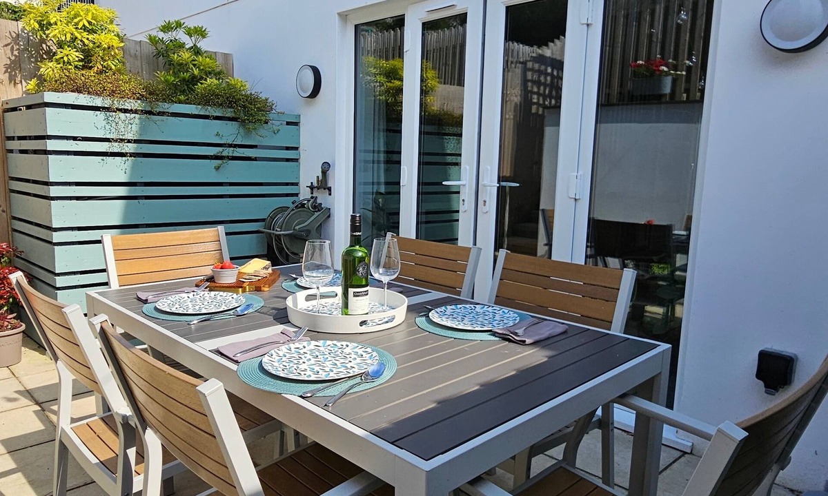Mabe House | Meadowvine